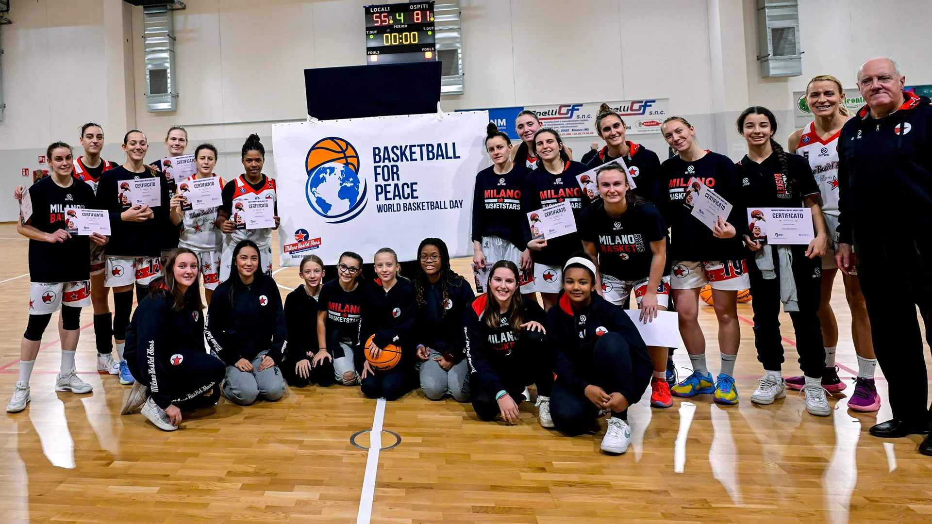Milano Basket Stars Basketball for Peace World Basketball Day 2025 - squadra femminile e staff con certificati evento pace